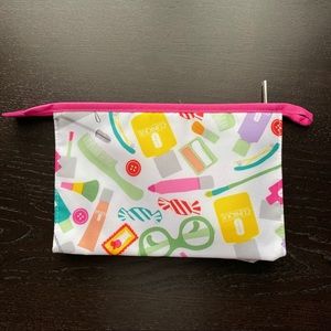 NEW CLINIQUE make-up bag